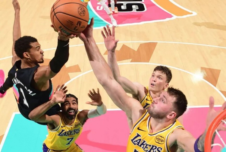 云开体育官网-文班vs卢卡，盾与矛；特雷·杨这么便宜？